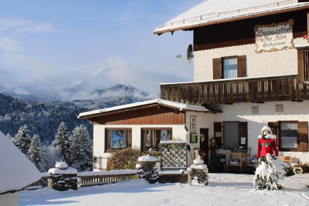 Pfeiffer Alm Am Sonnenhang Mit Blick Auf Die Zugspitze Garmisch-Partenkirchen Exteriér fotografie